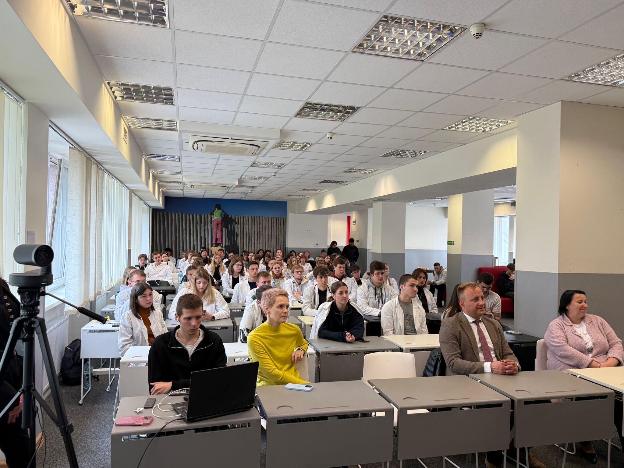 b8a6ccc9-1103-4891-9757-cbf83d82fb24