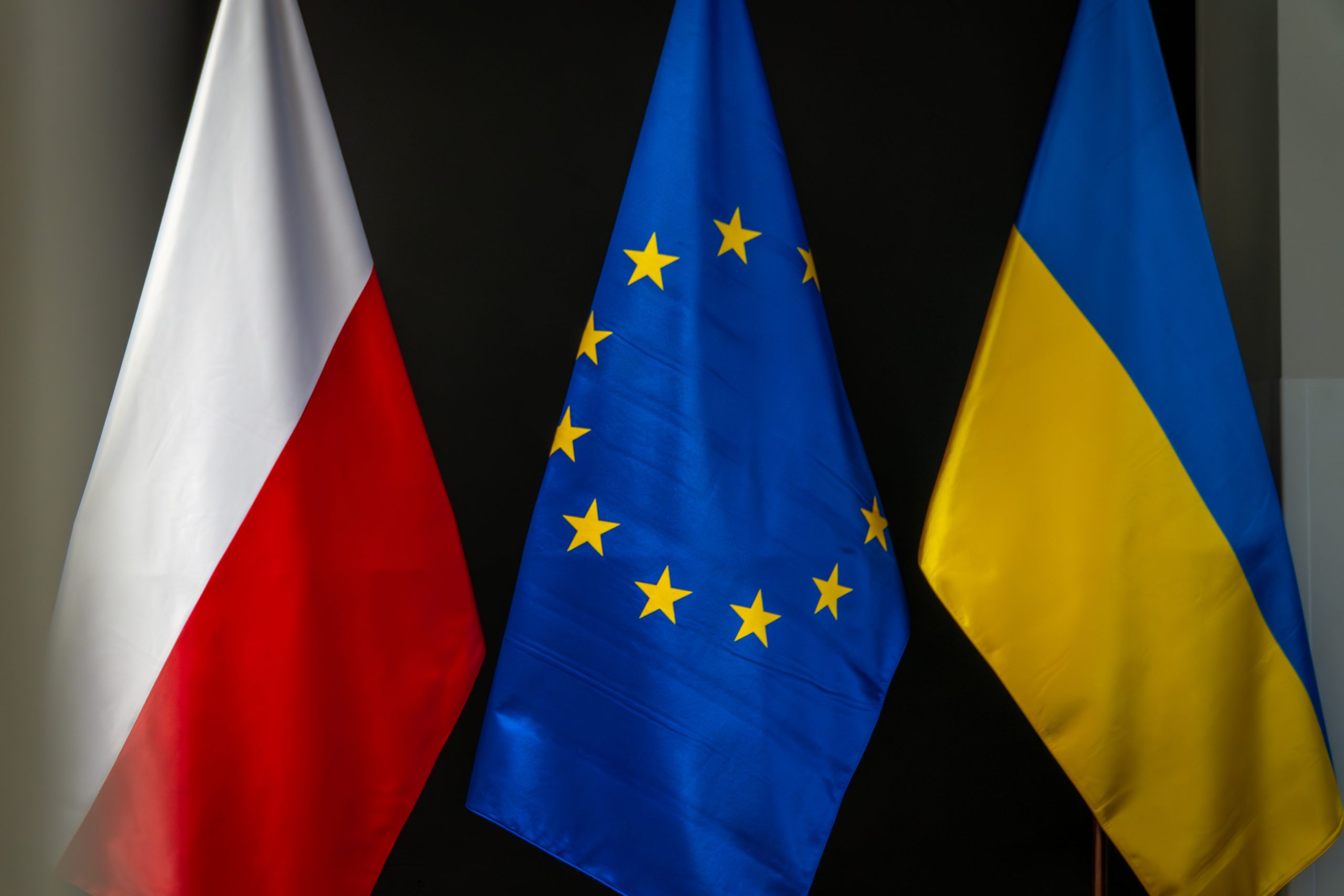 KMU WHITE COAT 2025-05