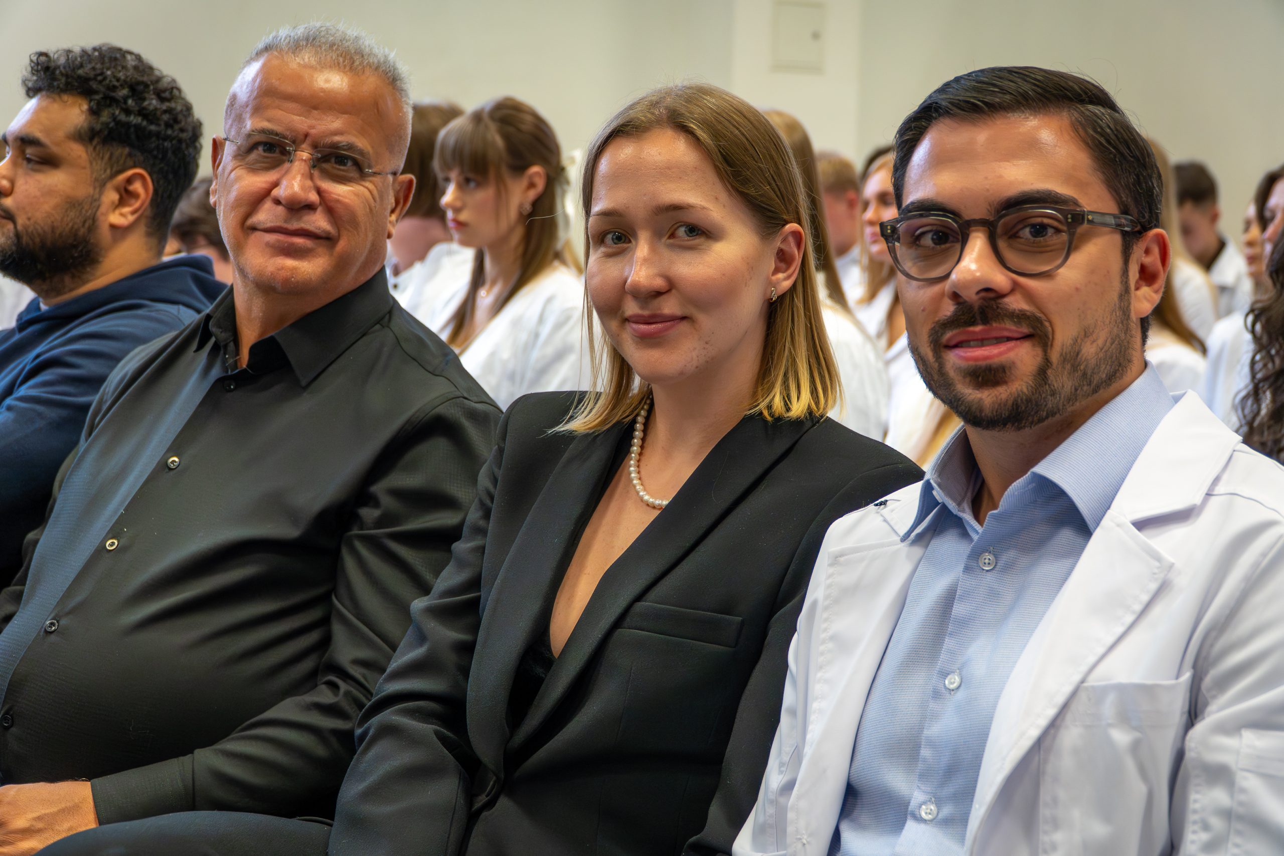 KMU WHITE COAT 2025-23