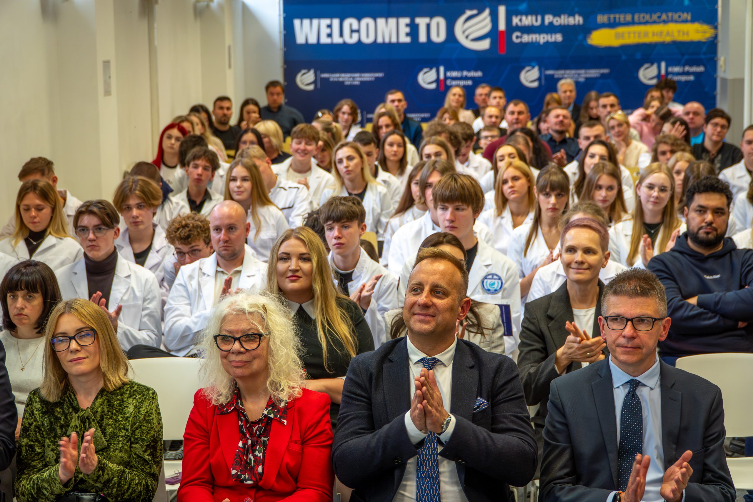 KMU WHITE COAT 2025-29