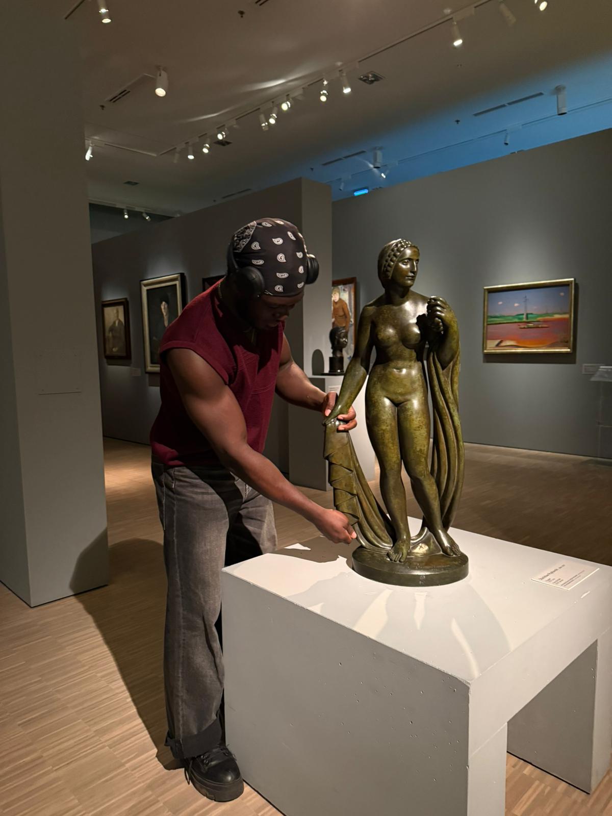 7a179f9c-4cd8-4e50-8f1d-75d92e9d6853