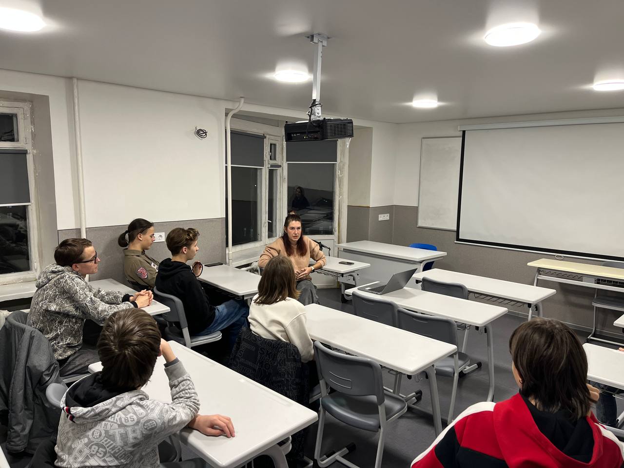 Новина про співпрацю з МАН України (2)